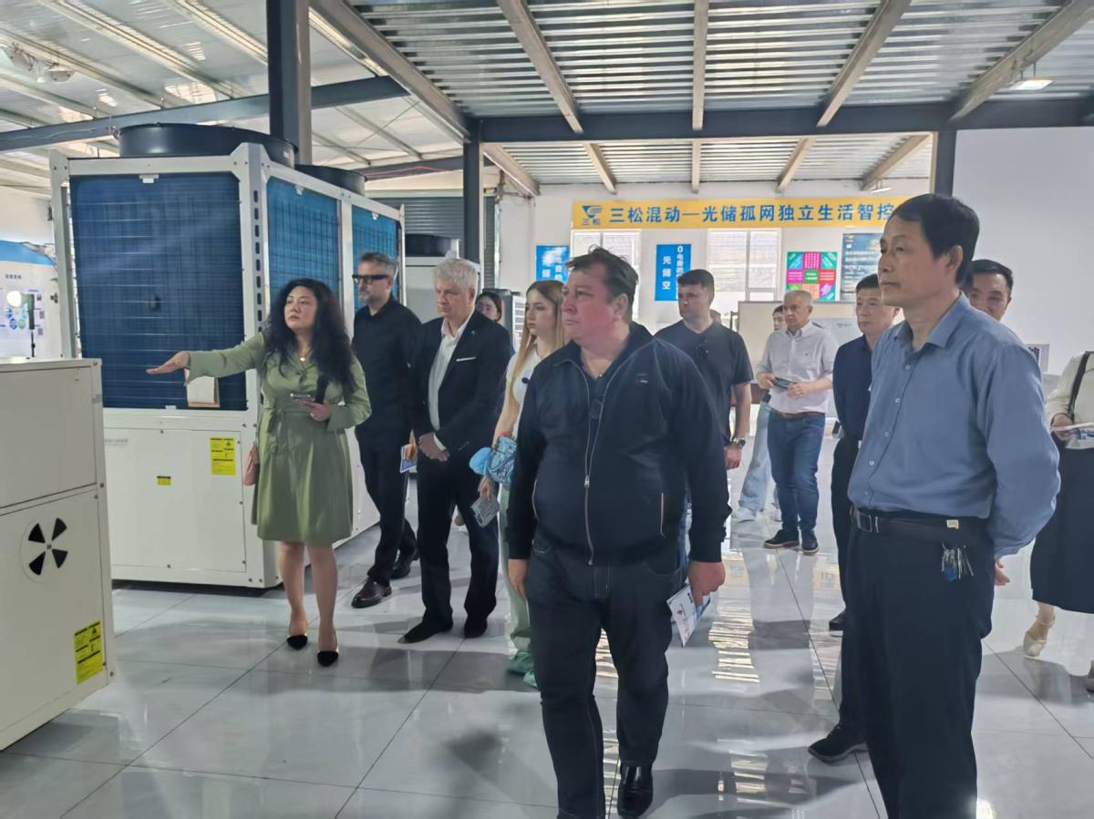 罗马尼亚中国工商会主席Nicolae Vasilescu一行来临沂考察...